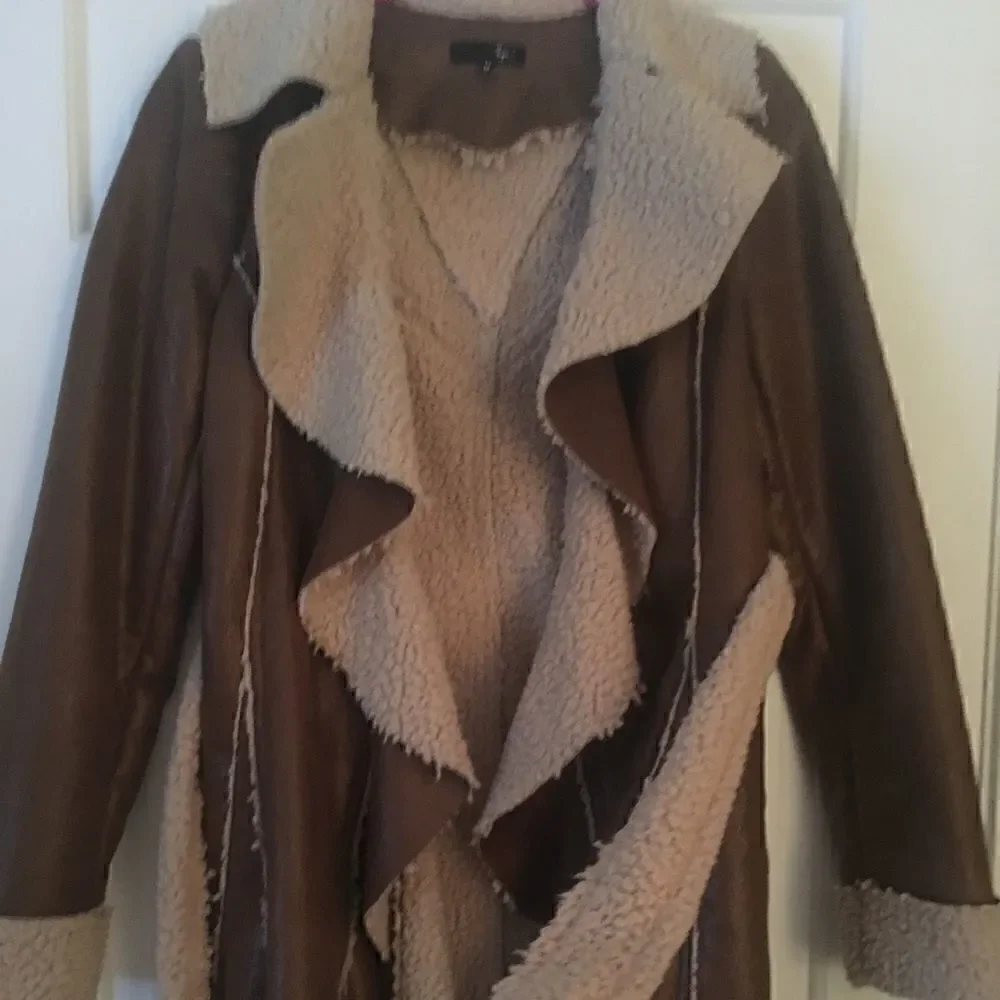 Ryu Anthropologie Faux Leather & Shearling - Picture 3 of 8